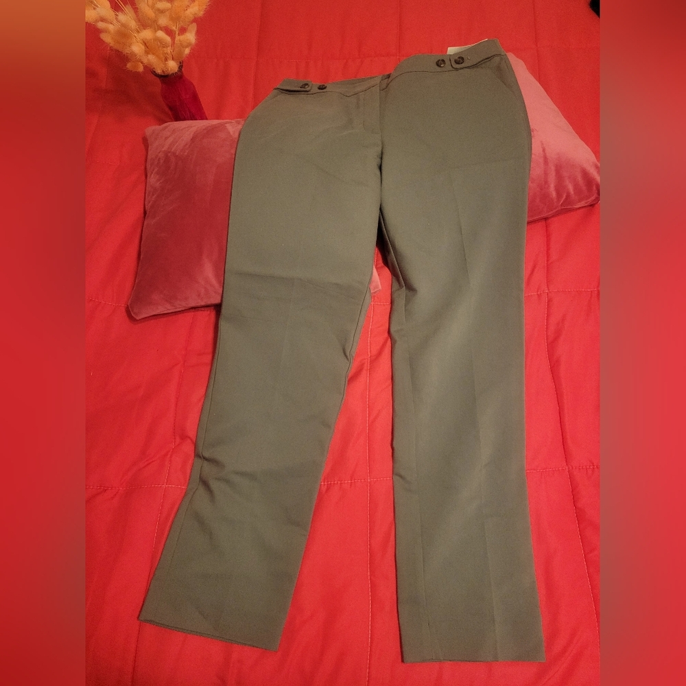 NWT Ann Taylor Women's Olive Green Pants